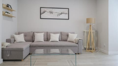 Castellana - Pza.Castilla Apartment in Madrid