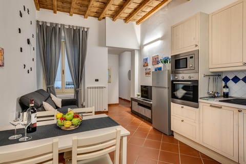 Living room, Dining area, dishwasher, minibar, oven, pet friendly