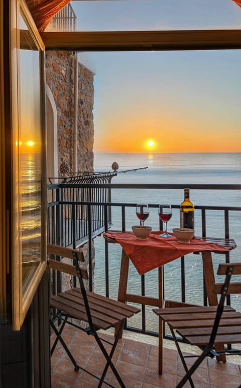 Natural landscape, View (from property/room), Balcony/Terrace, Sea view, Sunset