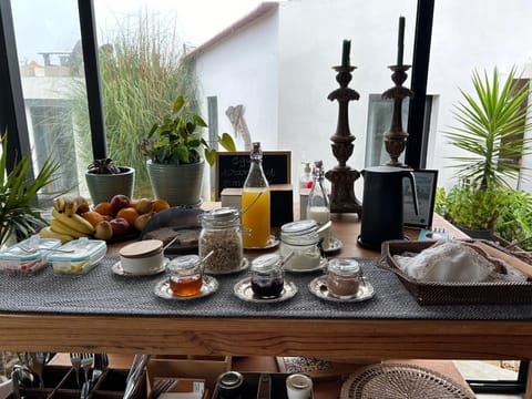 Breakfast, Continental breakfast