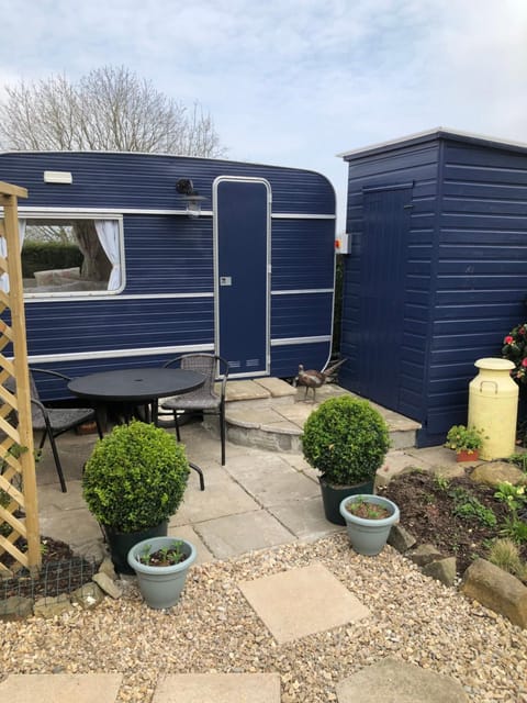 Down The Garden Path Vintage Caravan B&B , Dartmoor Bed and Breakfast in Bovey Tracey