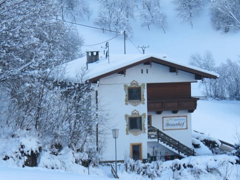 Facade/entrance, Winter
