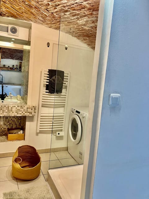 Shower, washing machine