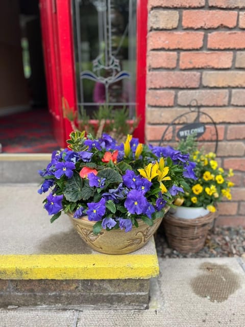 PORTORA HOUSE- breakfast available pay host at property Bed and Breakfast in Leitrim, Co. Leitrim, Ireland