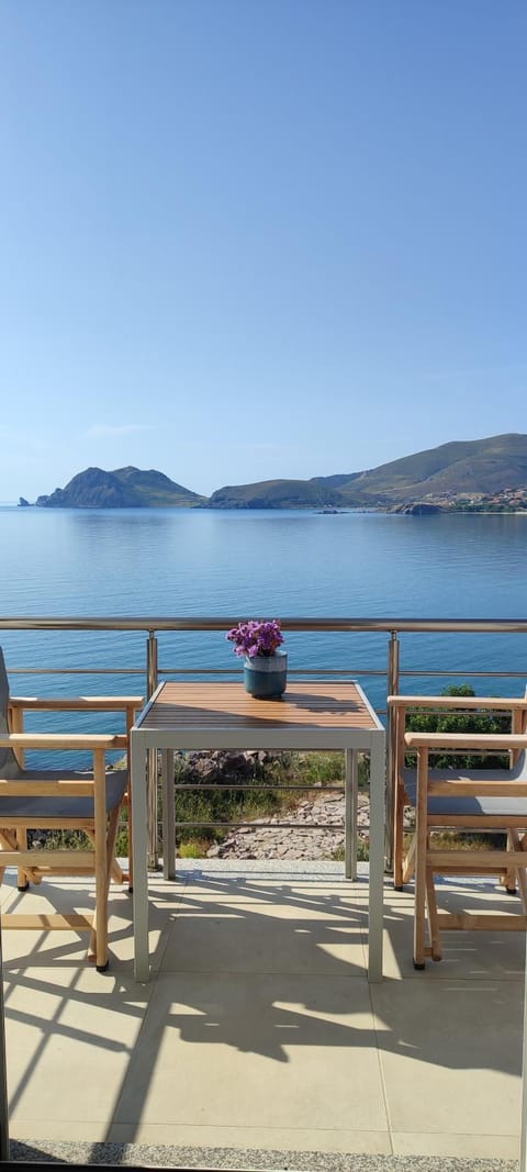 View (from property/room), Balcony/Terrace, Sea view