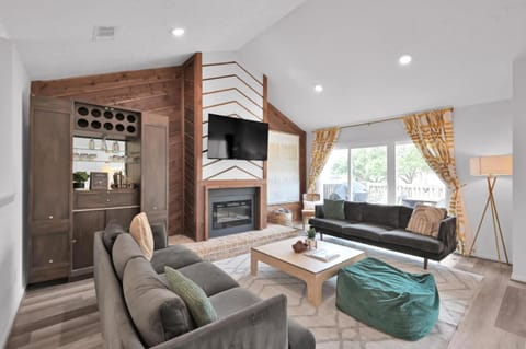 Living room, fireplace