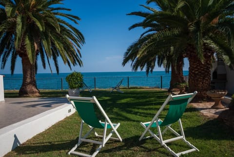 Natural landscape, Garden, Garden view, Sea view, sunbed