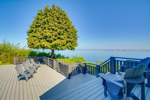 Chic Port Angeles Home with Oceanfront Balcony! House in Port Angeles