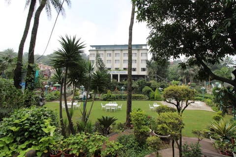 Property building, Garden, Balcony/Terrace