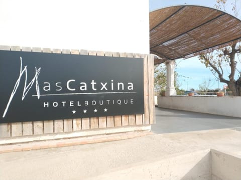Facade/entrance, Logo/Certificate/Sign