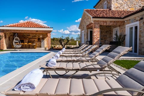 Property building, Swimming pool