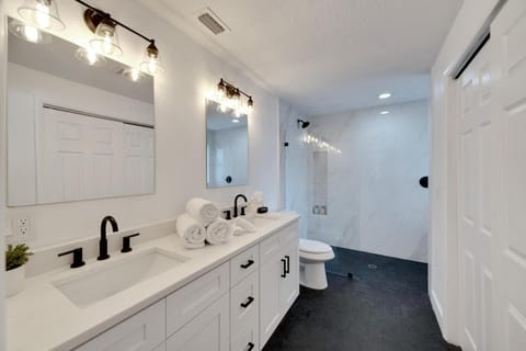 Seminole Resort Style Heated Pool Home House in Florida