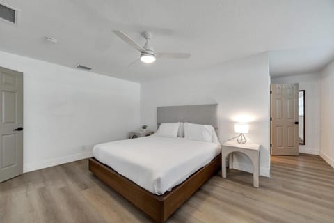 Seminole Resort Style Heated Pool Home House in Florida