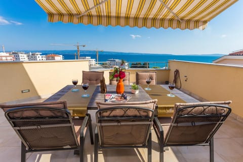 Day, View (from property/room), Balcony/Terrace, Seating area, Sea view