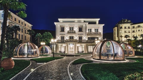 Property building, Night, Location