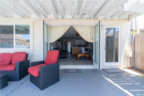 Property building, View (from property/room), View (from property/room), Balcony/Terrace, Balcony/Terrace, Beach, Beach, Sea view, Sea view, Sunset, pet friendly