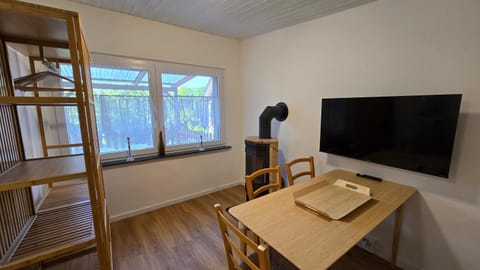 TV and multimedia, Living room, Dining area, fireplace