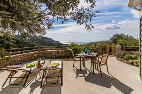Patio, Day