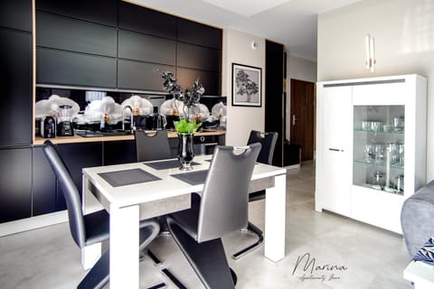 Communal lounge/ TV room, TV and multimedia, Coffee/tea facilities, Balcony/Terrace, Kitchen or kitchenette, Dining area, Communal kitchen, Breakfast, pet friendly, stove, toaster, kitchen