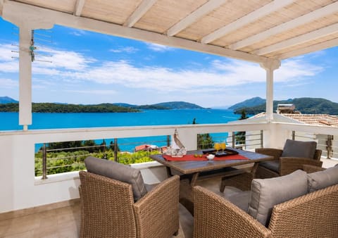Natural landscape, Balcony/Terrace, Sea view