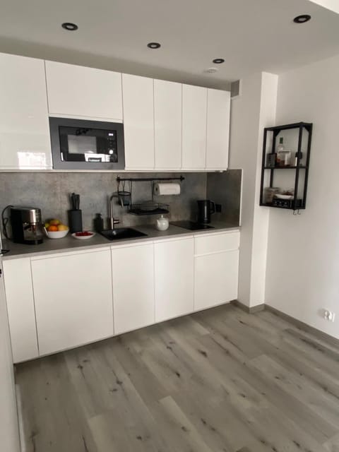 Kitchen or kitchenette, Communal kitchen