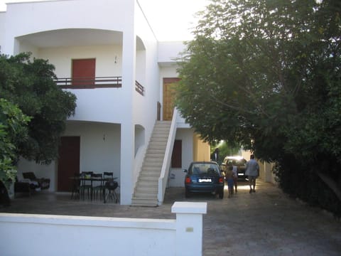 Property building, Facade/entrance, Inner courtyard view