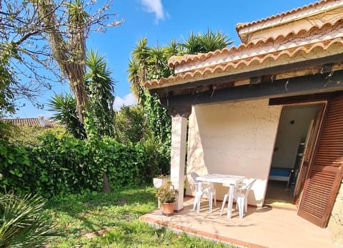 Patio, Facade/entrance, Summer, Garden