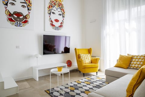 Communal lounge/ TV room, Living room