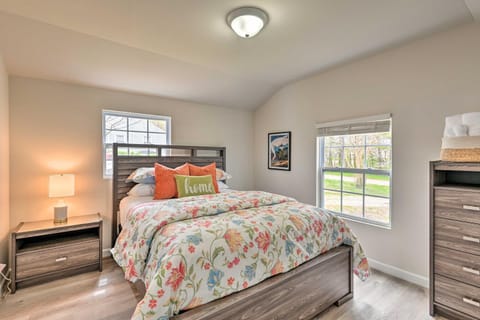 Bright Columbia Home 47 Mi to Dtwn Nashville House in Columbia