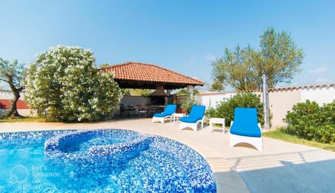 Patio, Day, Garden, Garden view, Pool view, Swimming pool, sunbed