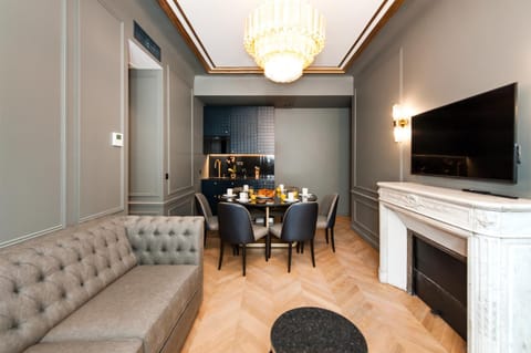 Living room, Dining area
