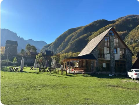 Petriti theth Bed and Breakfast in Montenegro