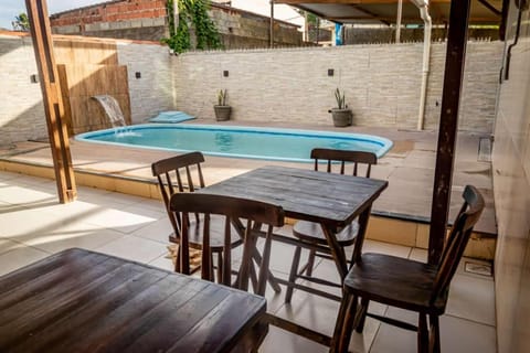 Swimming pool, Breakfast