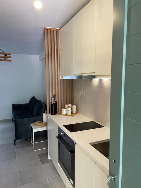 Kitchen or kitchenette, pet friendly, stove