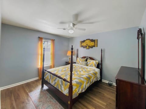 NEW! Luxe Cottage with Big Backyard 10 Mi to Augusta House in Evans