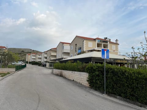 Property building, Neighbourhood, Street view