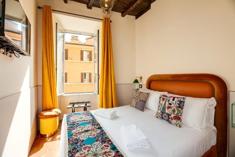 Bed, TV and multimedia, Photo of the whole room, Bedroom, towels