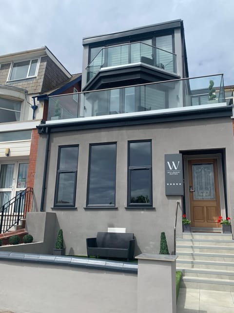 Property building, Facade/entrance, Property logo or sign