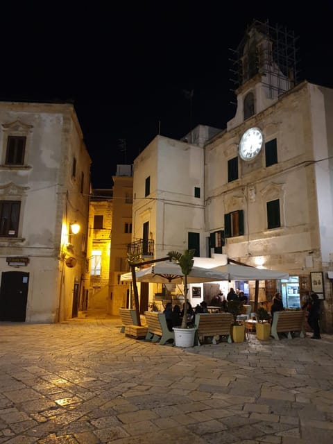 Property building, Night, City view, Location