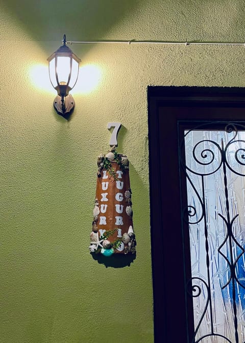 Property building, Decorative detail