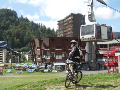 Property building, Facade/entrance, Winter, Summer, Minigolf, Cycling, Mountain view