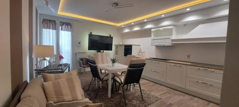 Kitchen or kitchenette, Living room, Dining area