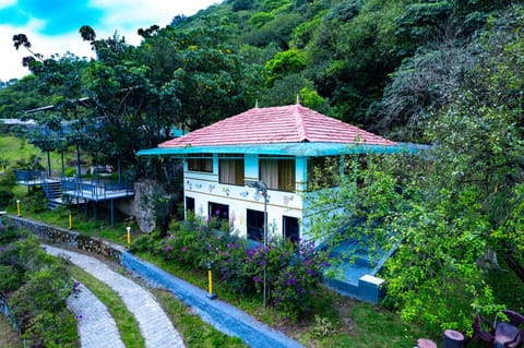 Property building, Day, Mountain view