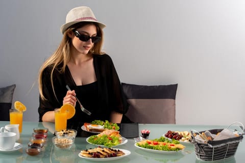 People, Breakfast, Continental breakfast, English/Irish breakfast, American breakfast