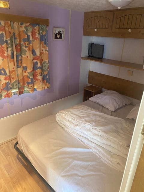 Mobilhome bordure de mer Campground/ 
RV Resort in Le Portel