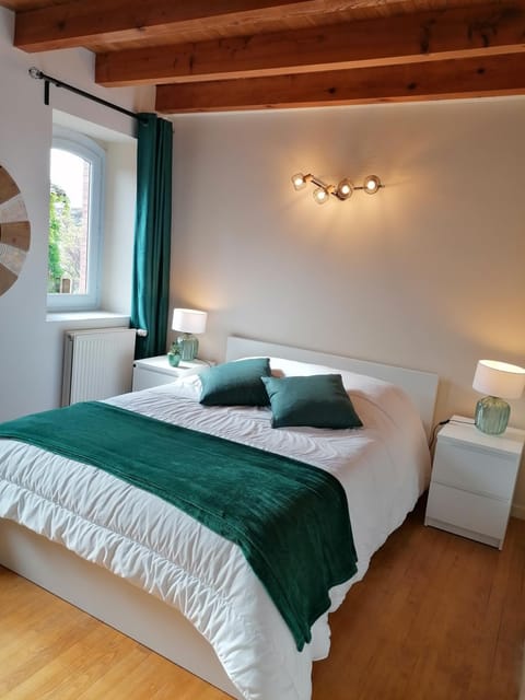 Bed, Bedroom