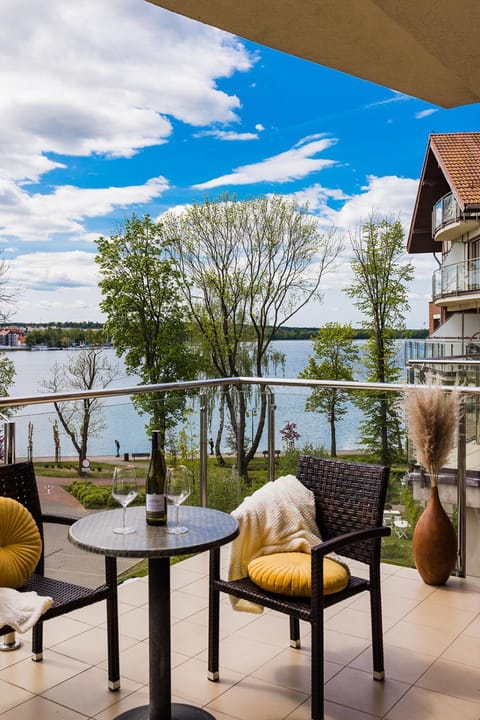 Balcony/Terrace, Lake view