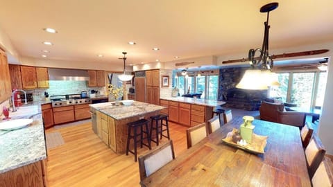 Pines on the Pond by Casago McCall - Donerightmanagement House in McCall