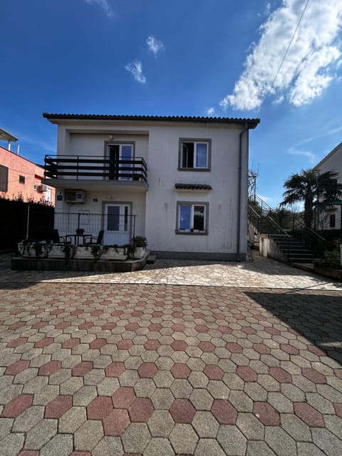 Property building, Day
