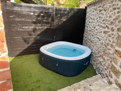 Hot Tub, Spa and wellness centre/facilities